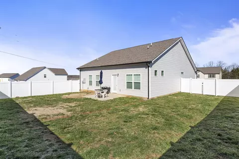 Exterior - 1502 Grassypointe Ct, Murfreesboro, TN 37129 photo 3 of 4