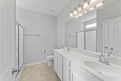 Bath - 1502 Grassypointe Ct, Murfreesboro, TN 37129 photo 2 of 2