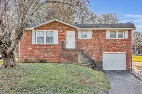 284 Bonnasprings Dr, Hermitage, TN 37076