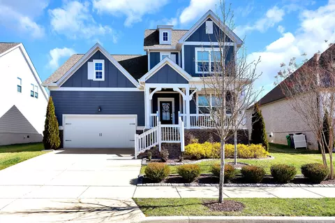 2756 Cloister Ln, Thompsons Station, TN 37179