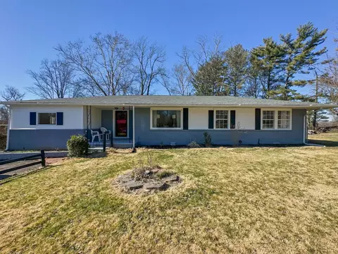 20 W Bel Air Blvd, Clarksville, TN 37042
