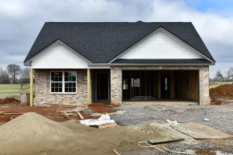 999 E Creek Coyote Trl, Clarksville, TN 37042