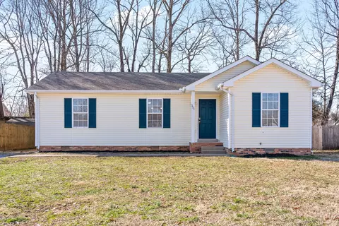 353 Lafayette Point Cir, Clarksville, TN 37042