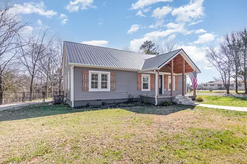 Exterior - 4901 Marion Rd, Cunningham, TN 37052 photo 3 of 10