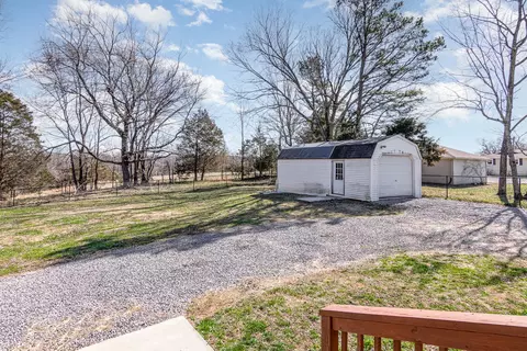 Exterior - 4901 Marion Rd, Cunningham, TN 37052 photo 7 of 10