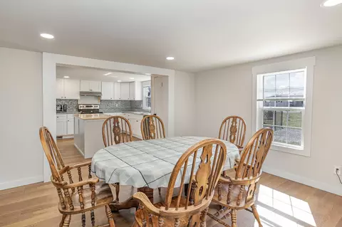 Dining - 4901 Marion Rd, Cunningham, TN 37052 photo 3 of 4