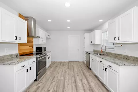 Kitchen - 29397 9th Ave E, Ardmore, AL 35739 photo 3 of 6