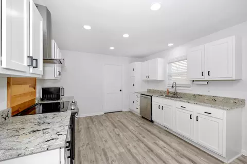 Kitchen - 29397 9th Ave E, Ardmore, AL 35739 photo 2 of 6