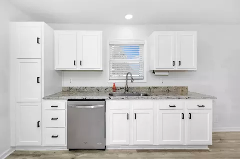 Kitchen - 29397 9th Ave E, Ardmore, AL 35739 photo 5 of 6