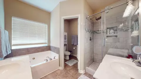 Bath - 6010 Warner Ct, Spring Hill, TN 37174 photo 2 of 5