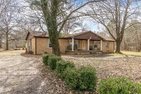 201 Carter Rd, Tullahoma, TN 37388