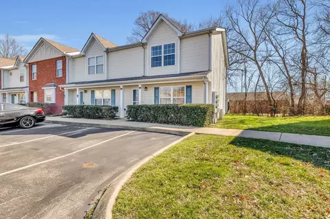 8019 Mickey Katz Cir, La Vergne, TN 37086