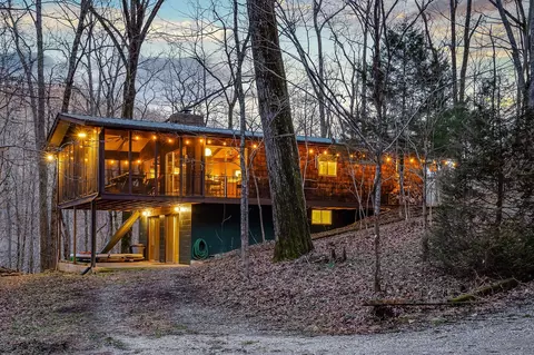 2065 Lakeside Dr, Smithville, TN 37166