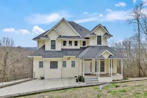 Exterior - 500 Harbor Point Rd, Silver Point, TN 38582 photo 1 of 6