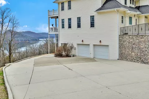 Exterior - 500 Harbor Point Rd, Silver Point, TN 38582 photo 4 of 6