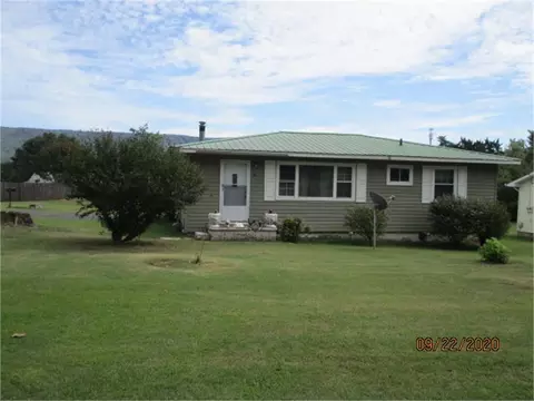 218 N Case Ave, Trenton, GA 30752