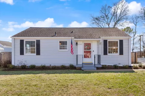 5503 Meadowcrest Ln, Nashville, TN 37209
