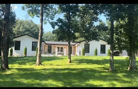 212 Bluegrass Cir, Lebanon, TN 37090
