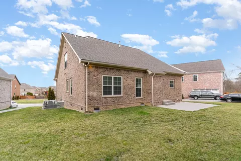 Exterior - 6033 Spade Dr, Spring Hill, TN 37174 photo 6 of 8