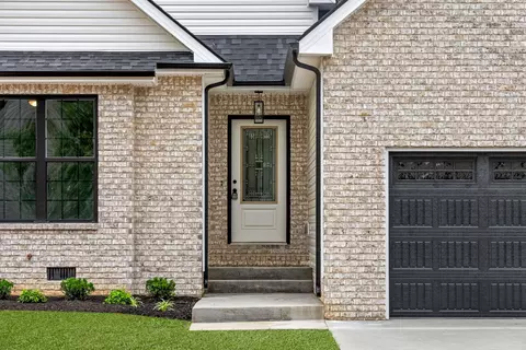 303 Carla Ct, Clarksville, TN 37043