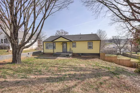 2113 Thomas Ave, Columbia, TN 38401