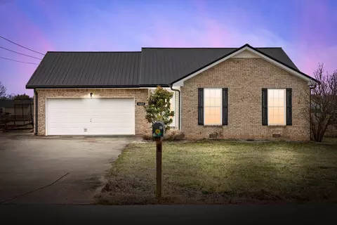 3669 Gracelawn Dr, Clarksville, TN 37040