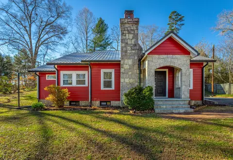 406 Gordon St, Chickamauga, GA 30707