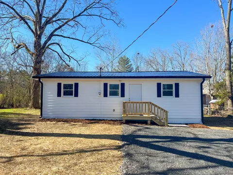3209 NW Maple Grove Dr, Dalton, GA 30721