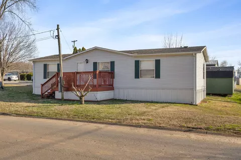 237 Hurricane Cir, La Vergne, TN 37086