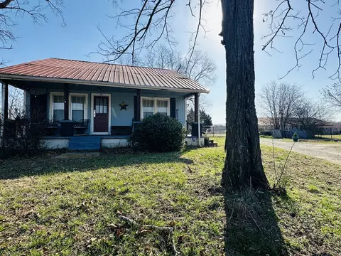 44 Old Huntsville Rd, Fayetteville, TN 37334