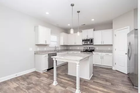 Kitchen - 1039 E Piney Rd, Dickson, TN 37055 photo 3 of 4