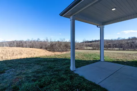 Exterior - 1039 E Piney Rd, Dickson, TN 37055 photo 4 of 5