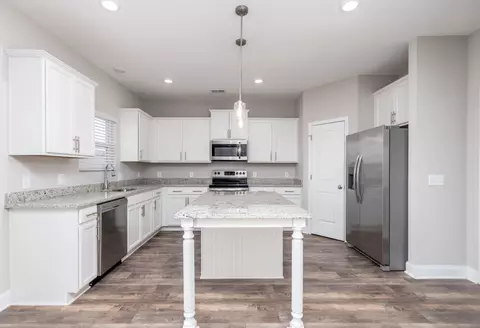 Kitchen - 1039 E Piney Rd, Dickson, TN 37055 photo 1 of 4