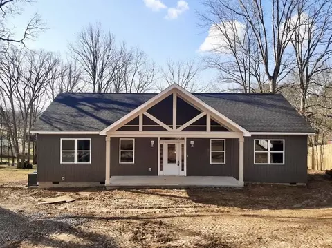 1015 Forrest Dr, Westmoreland, TN 37186
