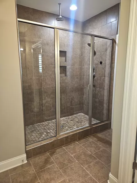 Bath - 331 Edna May Dr, Murfreesboro, TN 37128 photo 1 of 3