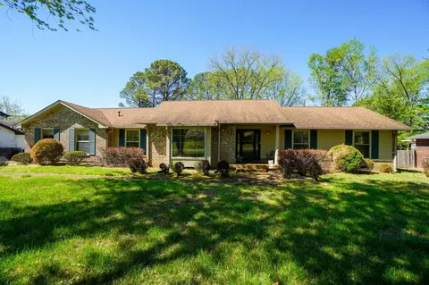104 Knoll Ln, Hendersonville, TN 37075