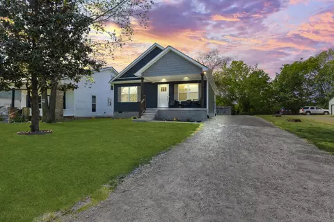 213 Jackson St, White Bluff, TN 37187