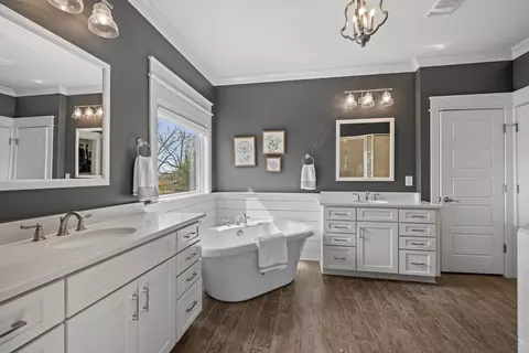 Bath - 4095 Old Light Cir, Arrington, TN 37014 photo 2 of 6