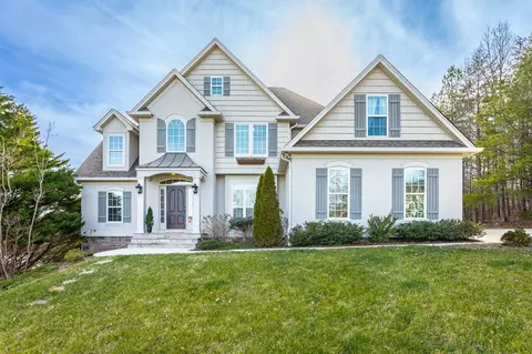 9912 Cloverlan Hills Dr, Ooltewah, TN 37363