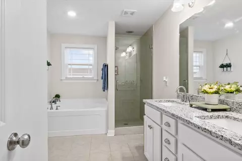 Bath - 7985 Regiment Dr, Spring Hill, TN 37174 photo 1 of 3
