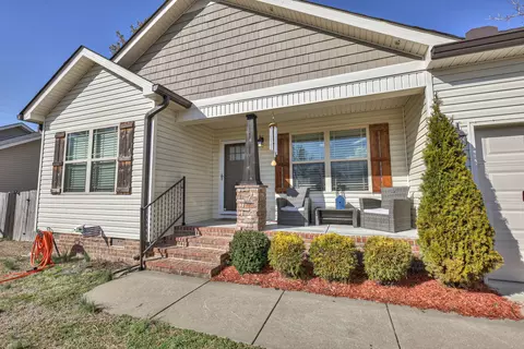 76 Al White Dr, Manchester, TN 37355