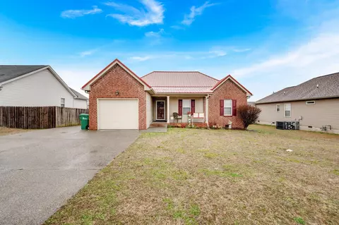 1327 Christine Dr, Lebanon, TN 37087