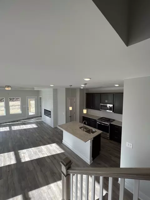 Living - 129 Cavalvade Loop, Gallatin, TN 37066 photo 2 of 4