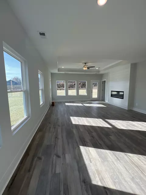 Entry Way - 129 Cavalvade Loop, Gallatin, TN 37066 photo 6 of 8