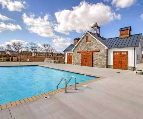 Exterior - 129 Cavalvade Loop, Gallatin, TN 37066 photo 4 of 5