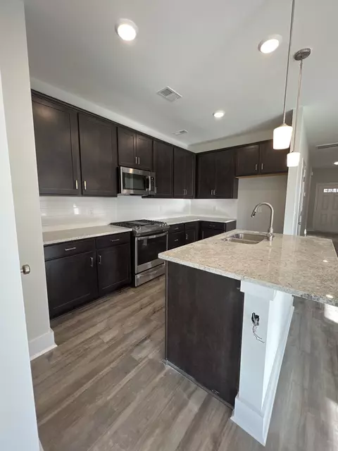 Kitchen - 129 Cavalvade Loop, Gallatin, TN 37066 photo 1 of 4