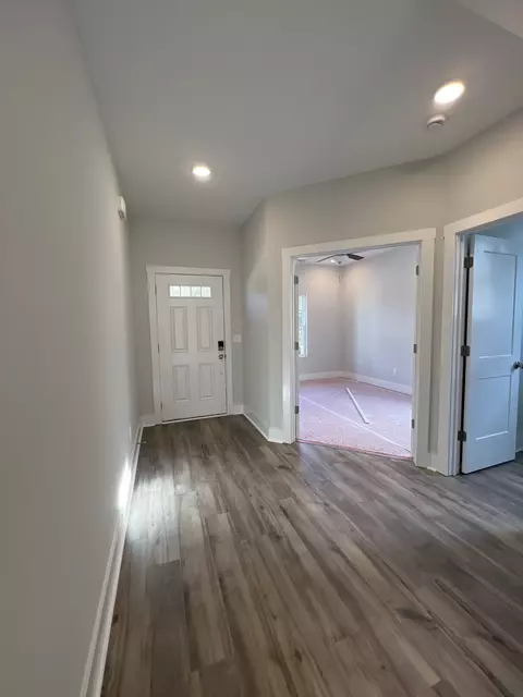 Entry Way - 129 Cavalvade Loop, Gallatin, TN 37066 photo 2 of 8