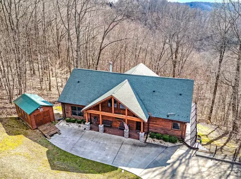 375 Savannah Dr, Smithville, TN 37166