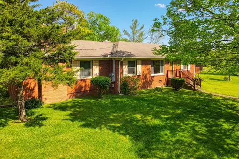 4013 Oxbow Dr, Nashville, TN 37207