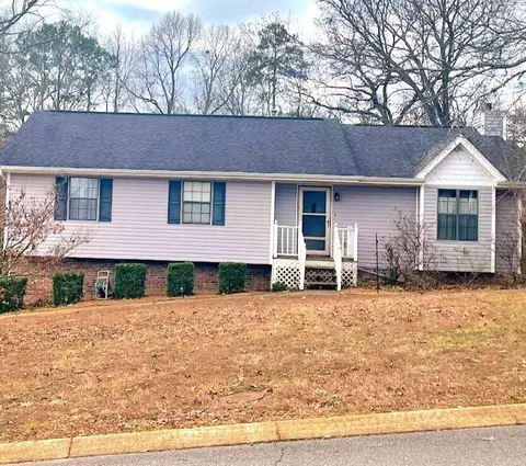 1203 Woodsage Dr, Soddy Daisy, TN 37379